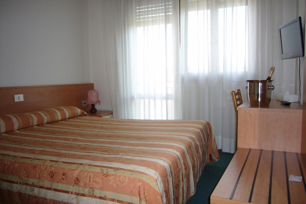 Hotel Kristall San Donà di Piave Kültér fotó